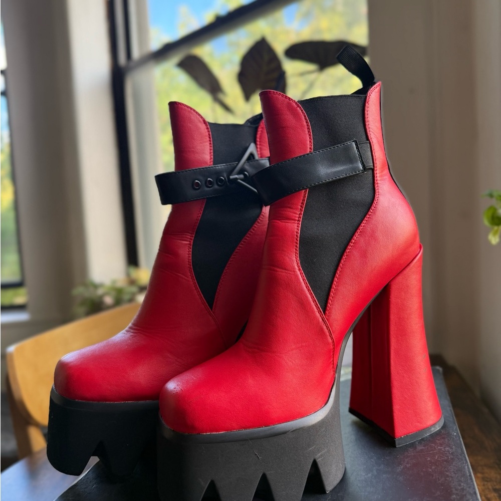 Lamoda Red Platform Ankle Boots
